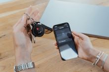 VERBATIM 32132 - Lokátor Bluetooth My Finder MYF-03 černý bílý a růžový (4)